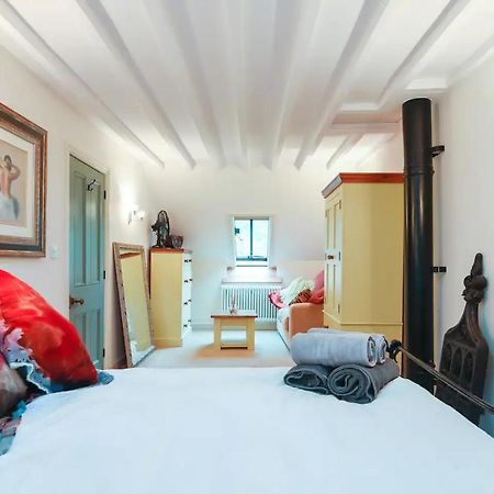 Converted Chapel, Stunning Sea & Mountain Views! Penmaenmawr Bagian luar foto