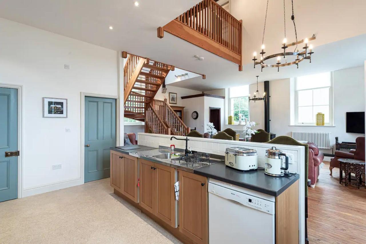 Converted Chapel, Stunning Sea & Mountain Views! Penmaenmawr Bagian luar foto