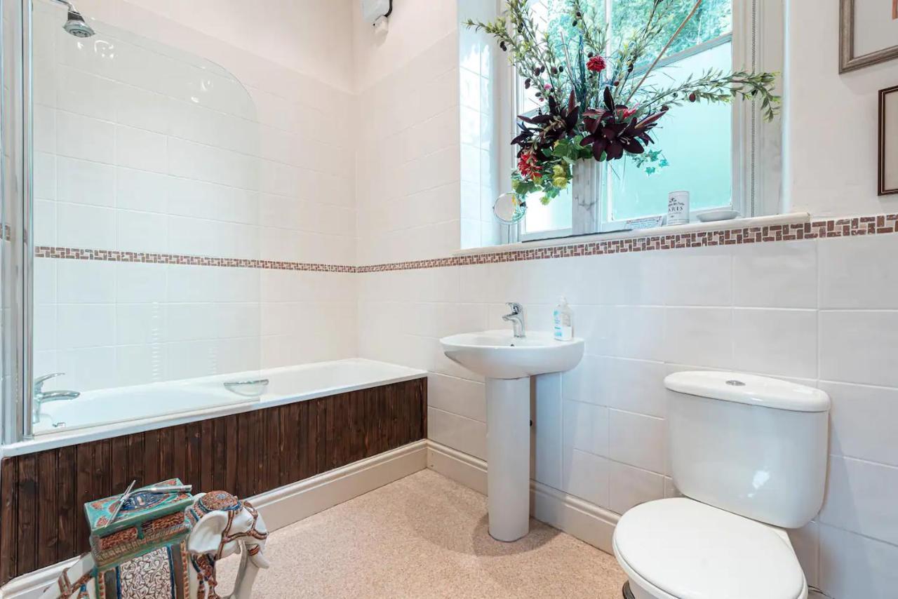 Converted Chapel, Stunning Sea & Mountain Views! Penmaenmawr Bagian luar foto