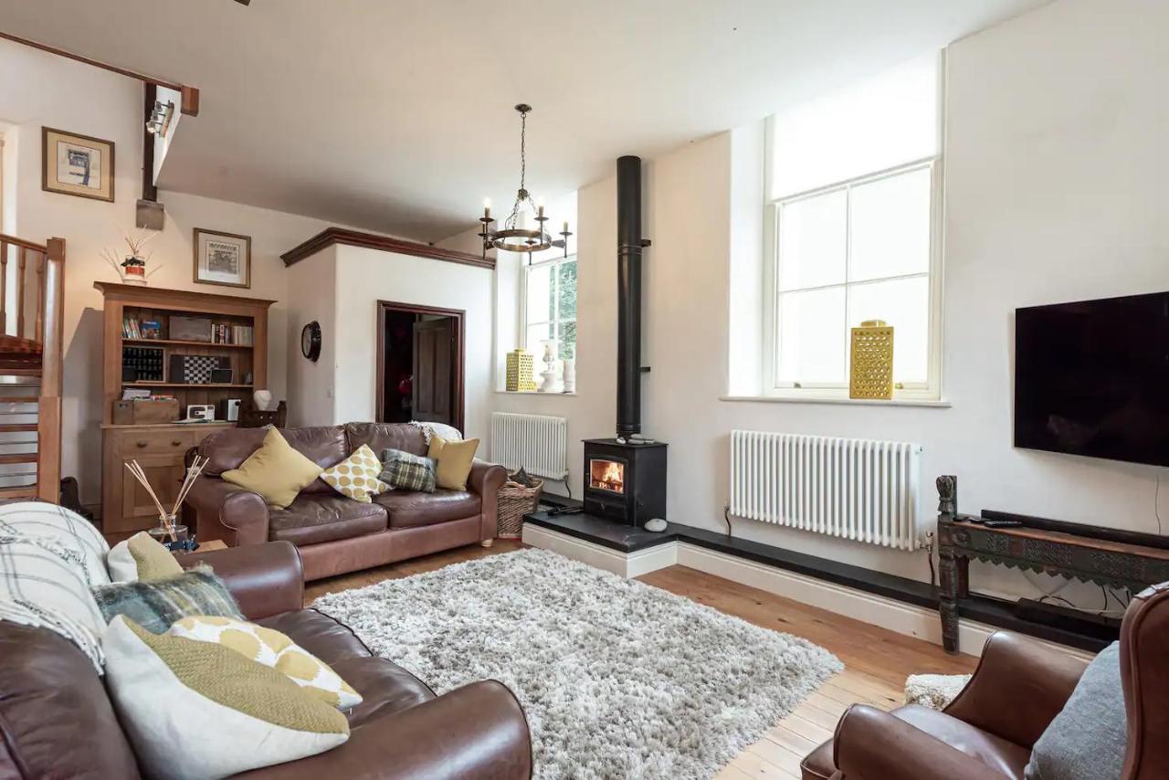 Converted Chapel, Stunning Sea & Mountain Views! Penmaenmawr Bagian luar foto