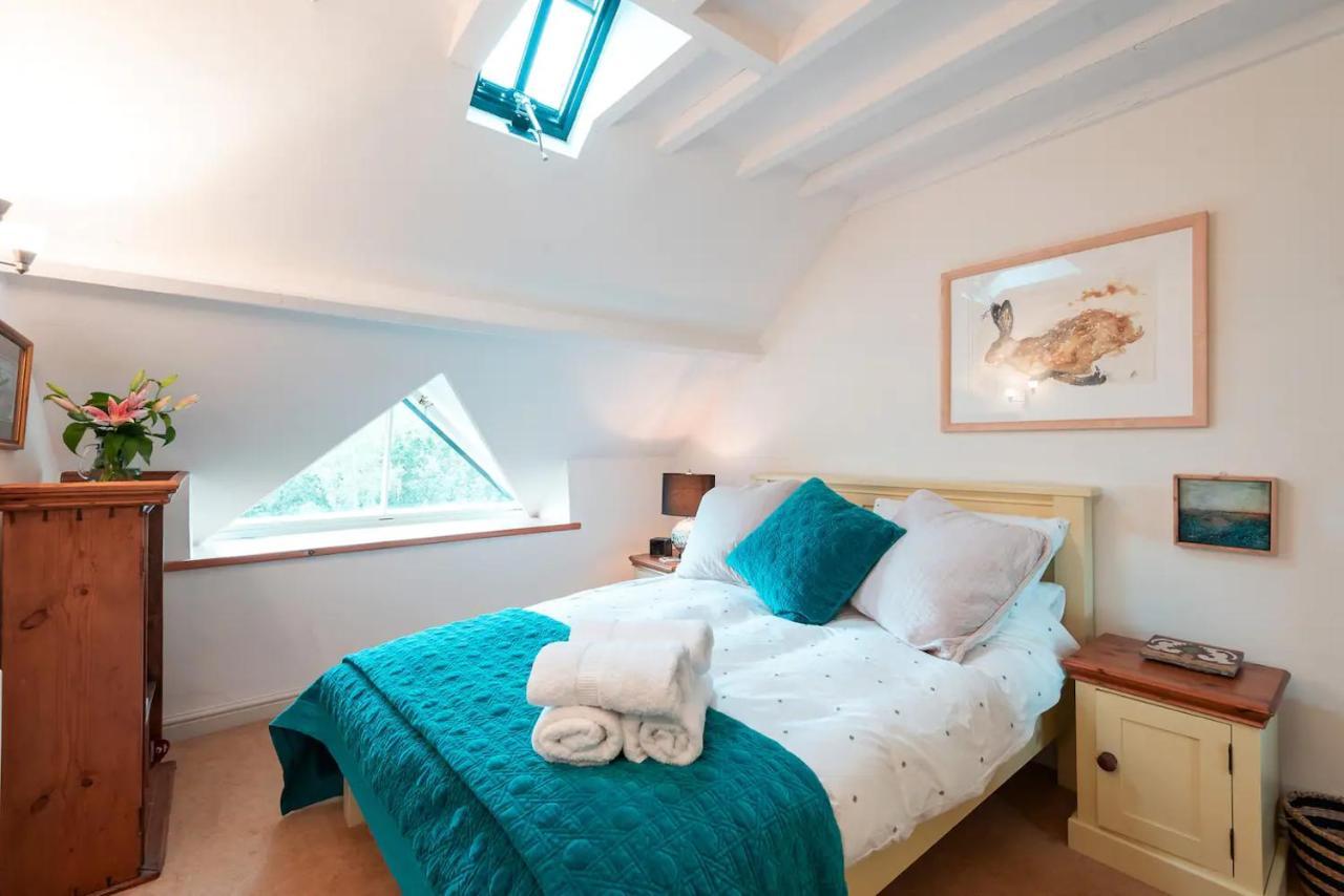 Converted Chapel, Stunning Sea & Mountain Views! Penmaenmawr Bagian luar foto